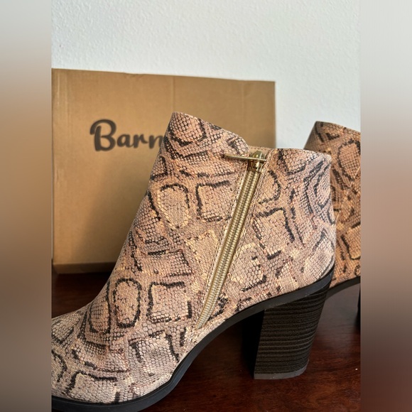 Barn Babe New in box snakeskin print booties sz 9 - Picture 5 of 8